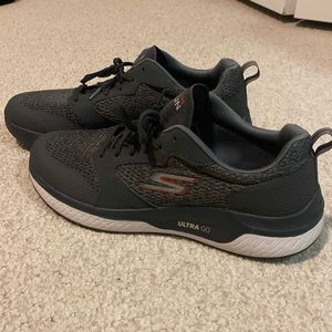 Skechers Ultra Go sneakers 12 W